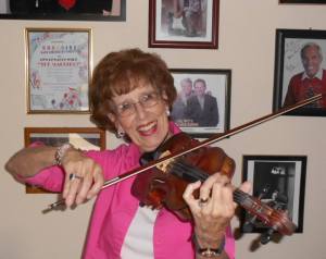 Violin 1455986_1430721260489037_168525436_n