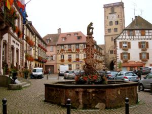 fountain-543c3d4dccddce5081fd7b425285a310